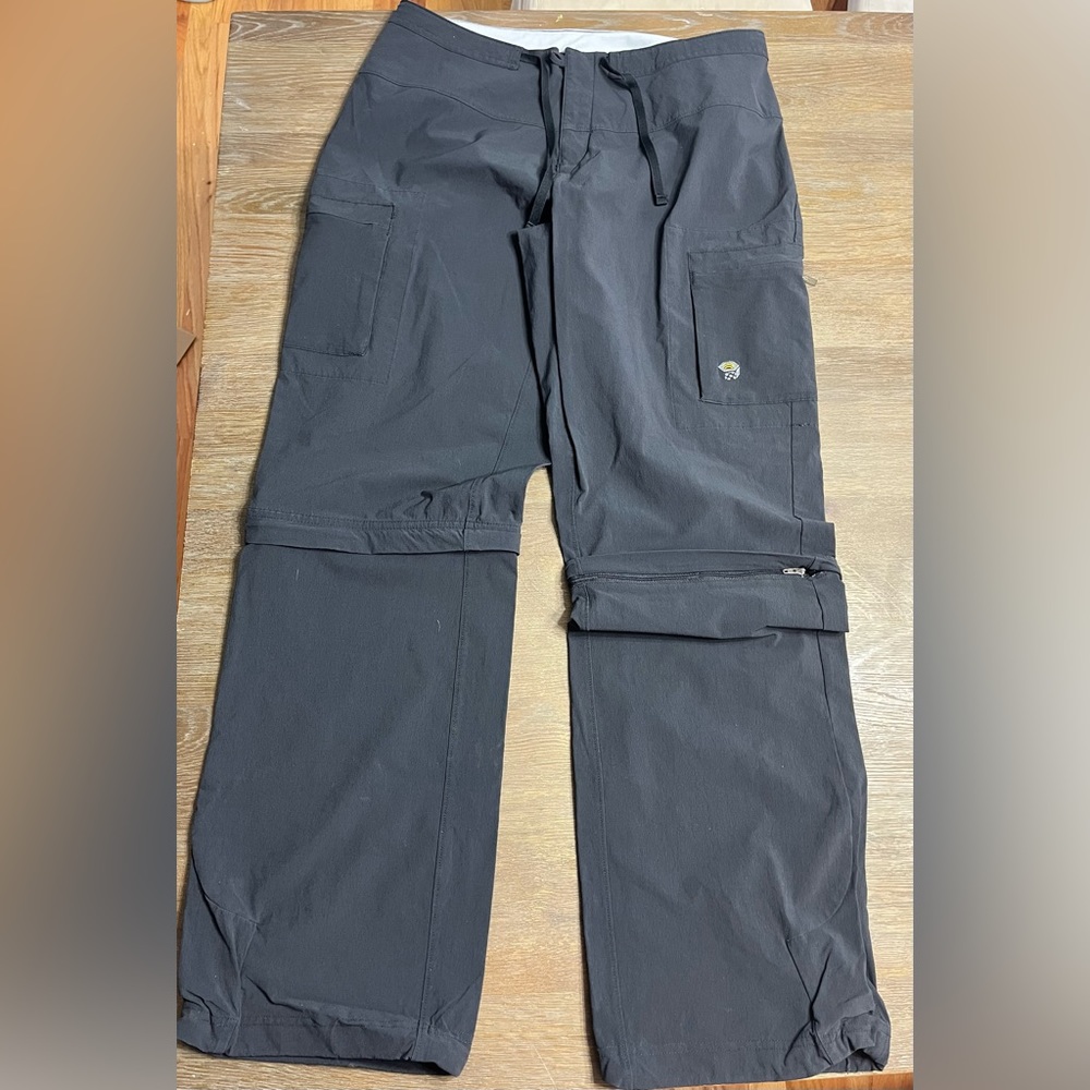 Mountain hardwear women’s hiking pants. Size 10, black in color, nylon material